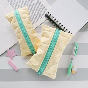高校生の女子にはどんなペンケースが人気?