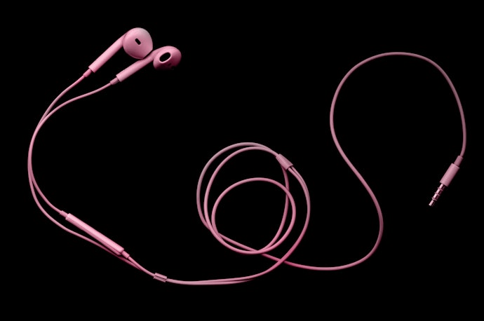 ピンクのイヤホンは種類が限られる?ラインアップの傾向をチェック