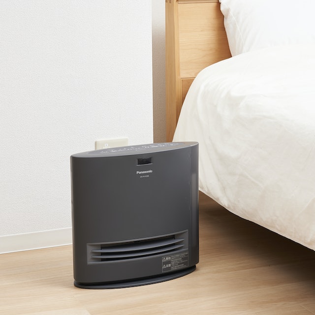 Panasonic セラミック ファン ヒーター　加湿機能付き　 2021年製 安心の6ヵ月保証付！】Panasonicの加湿セラミックファンヒーターのご