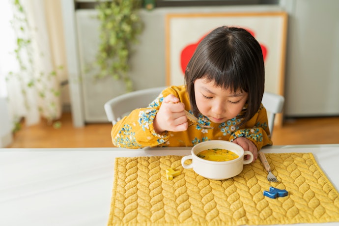 子供はいつからスプーン練習したらいい?