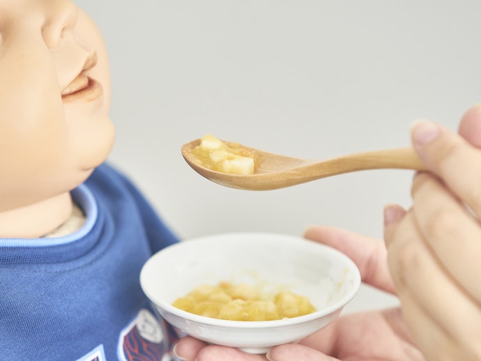 7~8ヶ月頃はモグモグ期。1日2回食で食事のリズムを