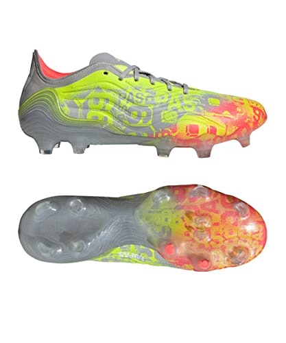 FG用サッカースパイクとは?SG用やAG用との違いは?
