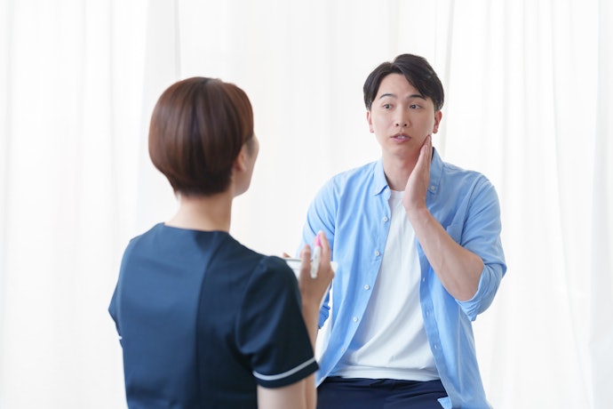 美容クリニックのシミ取りとは?市販のクリームとの違いは?