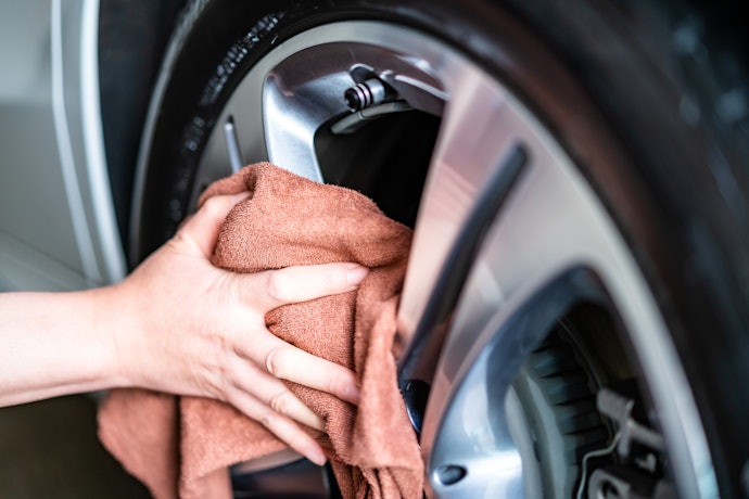 車用ホイールクリーナーとは?代用もできる?