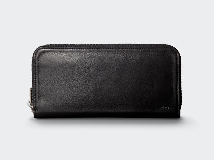 日本発のレザーブランド「アニアリ」の魅力とは?
