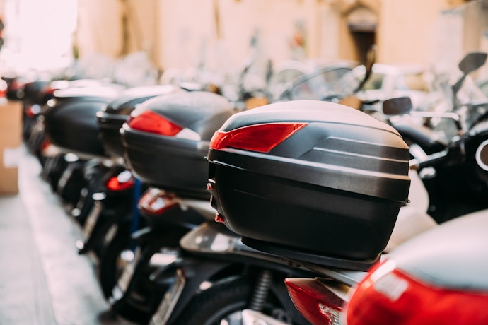 バイク用リアボックスの魅力と注意点は?