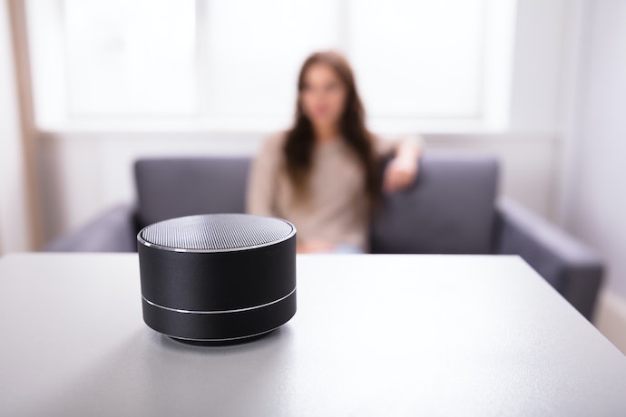 振動スピーカーとは?音が出る仕組みは?