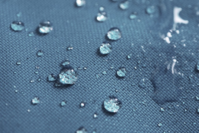 簡単に水濡れ対策ができる!防水・撥水エプロンとは?