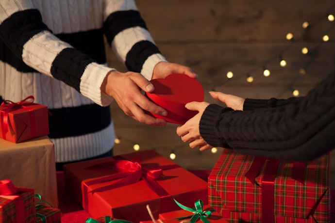 女性へのクリスマスプレゼントの予算相場は?