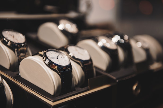 逆輸入カシオ新作ワインレッド腕時計メンズ30m防水 日本未発売 新品