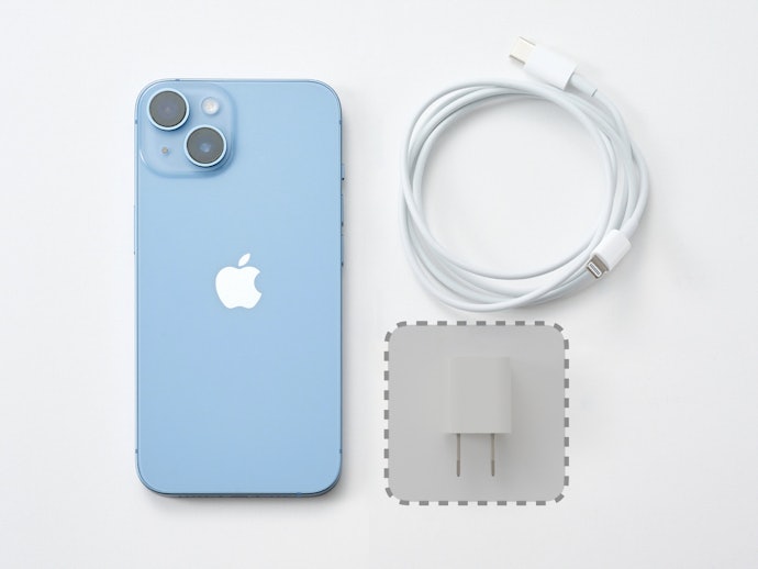 iPhone 12に充電器が入っていない!何を使って充電すればよいの?