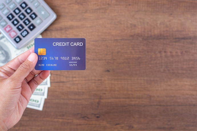 年間利用額100万円以上でお得になるクレジットカードとは?