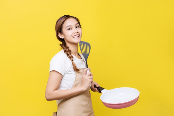 1つあると便利なアイテム!一人暮らしにフライパンは必要?