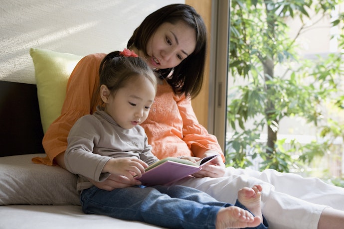 なぜ子供に絵本を読ませたほうがいいの?