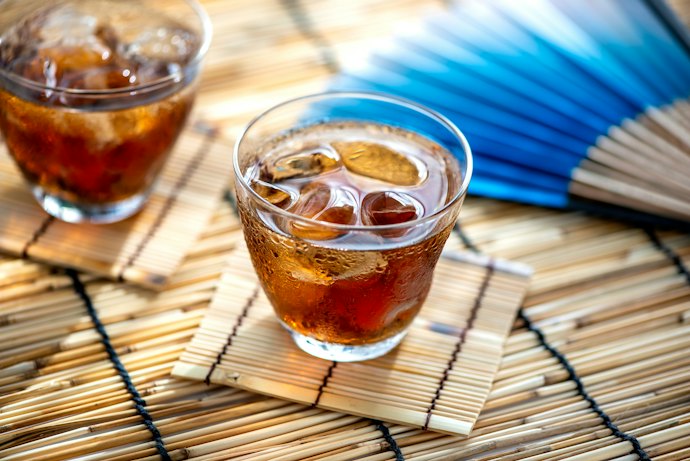 夏の水分補給にぴったり!麦茶にはどんな成分がある?