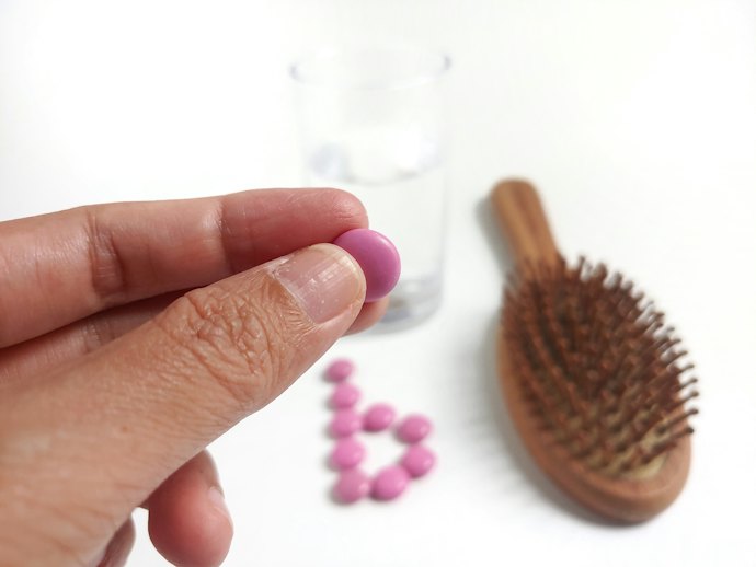 育毛サプリは育毛剤やAGA治療とどう違う?