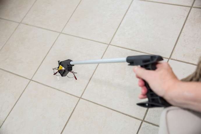 介助者も楽に!マジックハンドを使うメリットとは?