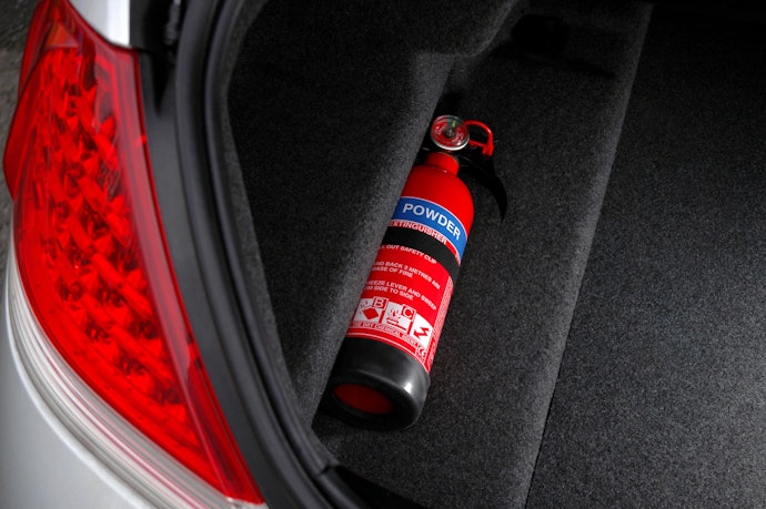 通常の消火器と車載消火器の違いとは?
