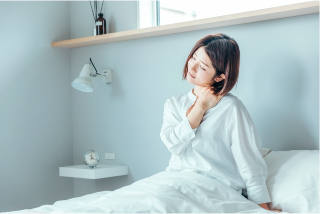 首・肩こりの原因は?枕で解決するの?