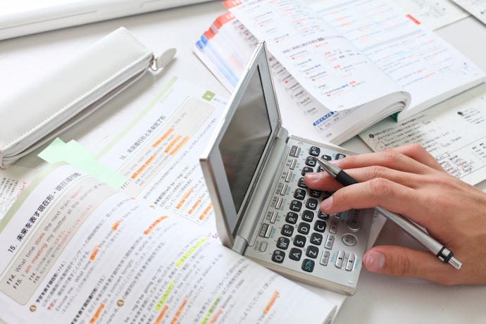 大学生に電子辞書って必要?高校生向けのものと何が違うの?
