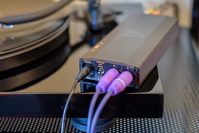 レコード再生にはフォノイコライザーの機器が必要?