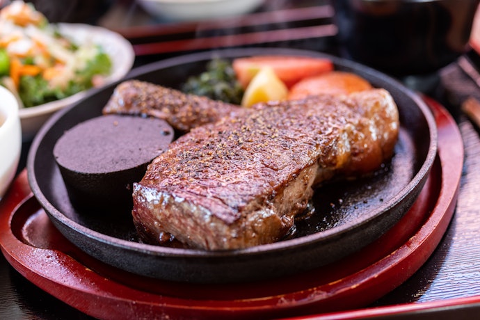 アツアツのまま楽しめる!ステーキ皿の魅力とは?