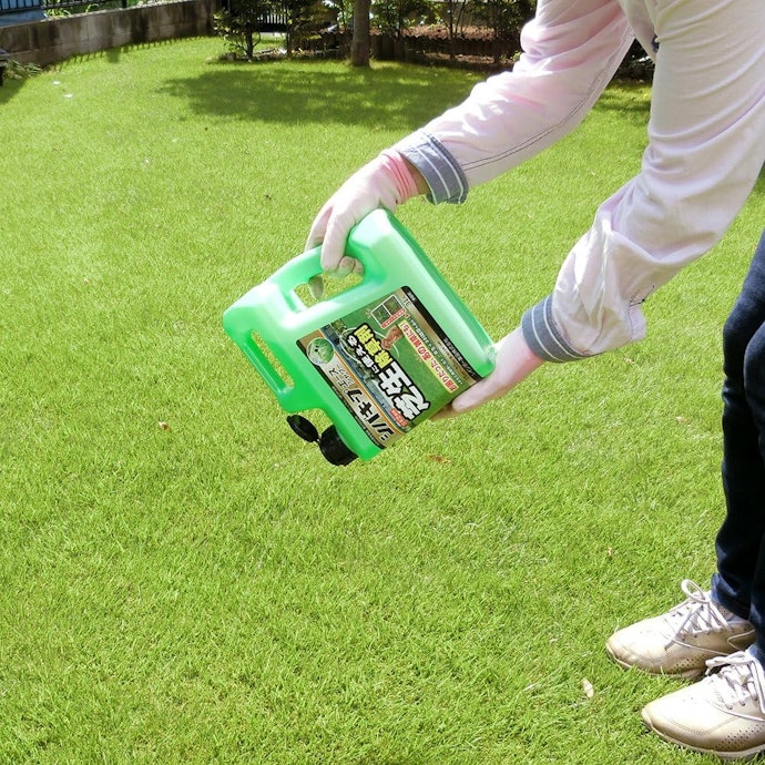 芝生用除草剤とは?芝生用の見分け方は?
