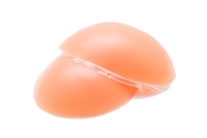 ヌーブラとは?着用するとどんなメリットがある?