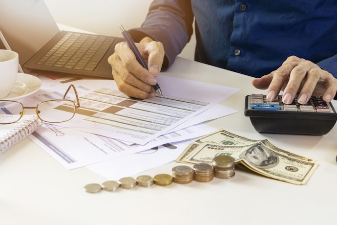 光回線を乗り換える際の違約金はいくら?違約金負担のある光回線はある?