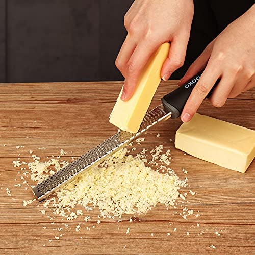 チーズグレーターとは?チーズをおいしく削れるって本当?