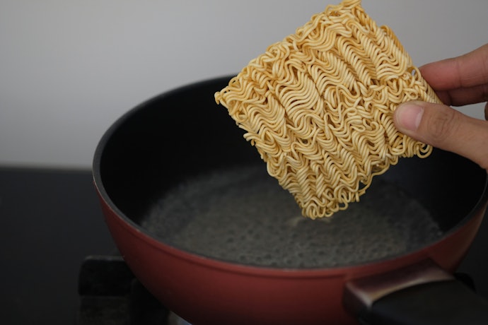 時間がないときの味方!インスタントラーメンの魅力とは?