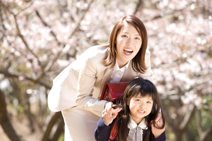 40代向け入学式スーツとは?学校ごとに違いはある?