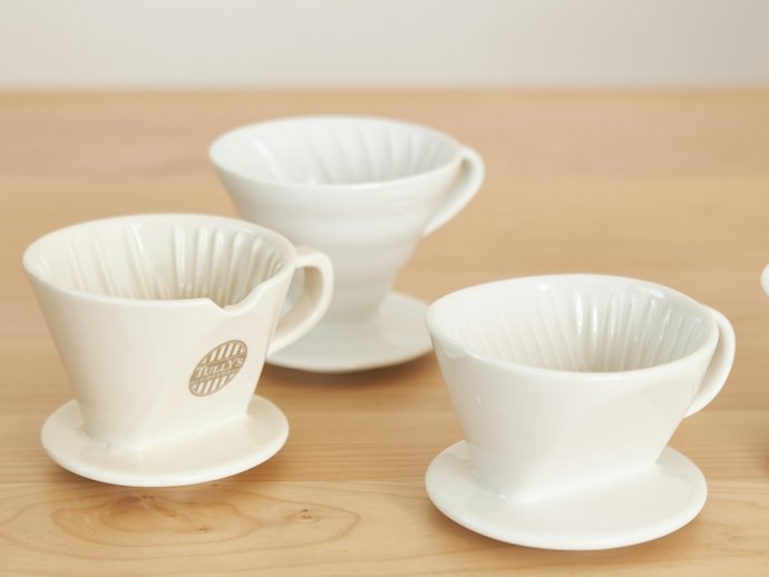 陶磁器のコーヒードリッパーの魅力。プラスチックとの違いは?