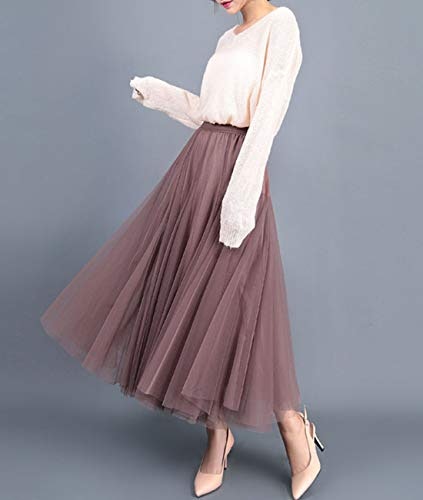 合わせ方次第で大人女子にも!チュールスカートとは?