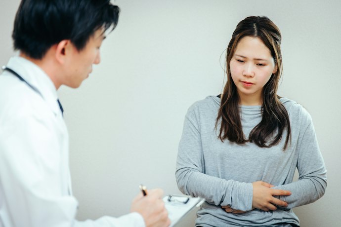 市販の胃薬はどのくらいの期間まで飲んでいい?受診したほうがいいサインは?