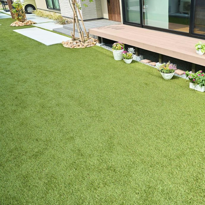防草シート一体型の人工芝の魅力や敷き方の注意点とは?