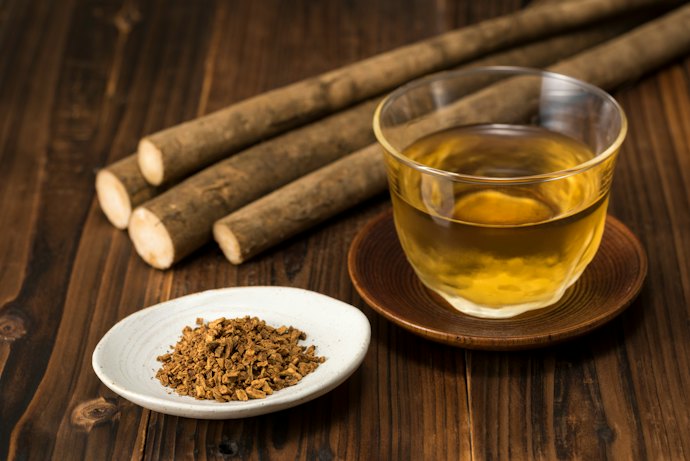食物繊維・ポリフェノールが魅力!ごぼう茶とは?