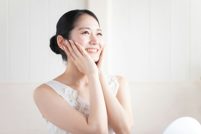 ヒアルロン酸とはどんな成分?特徴や期待できる効果とは?
