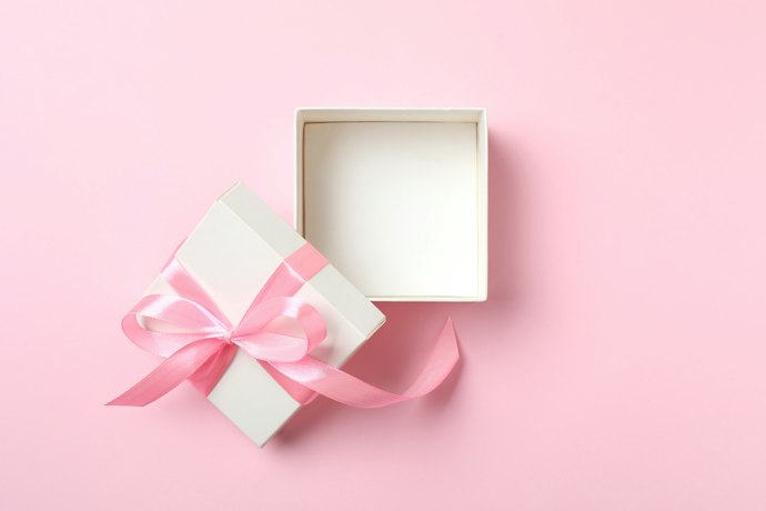 30代女性に贈るプレゼントの相場は?