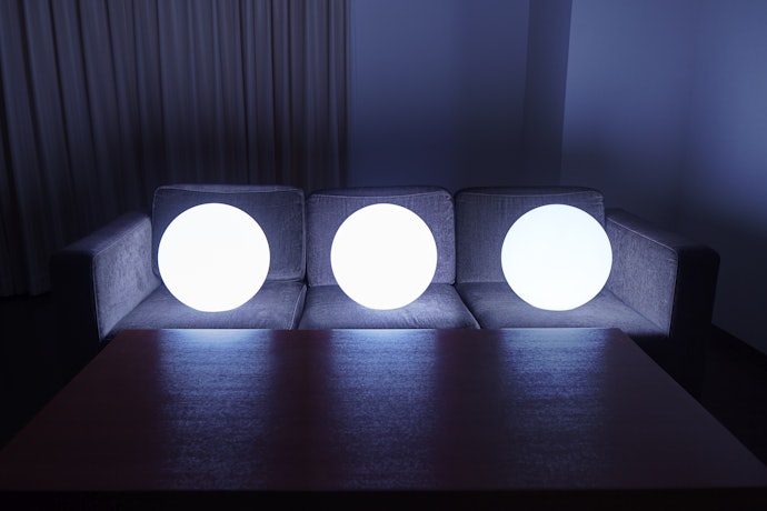 暗い部屋で楽しめる、幻想的に光るタイプも