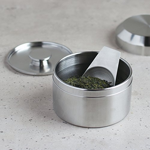 すくいやすさも重要。フタが大きいものや茶さじつきに注目