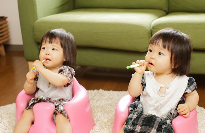 「歯が萌え始めた時から〜2歳」の子供用歯ブラシの選び方
