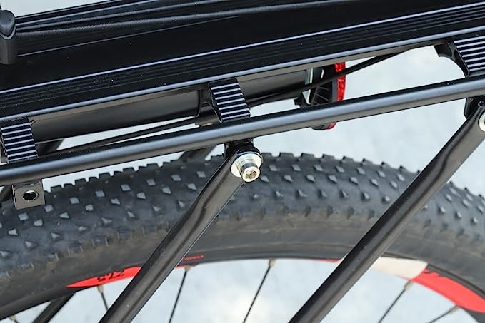 少ない荷物ならアルミ製、重いものを積むなら耐久性のあるスチール製を選ぼう