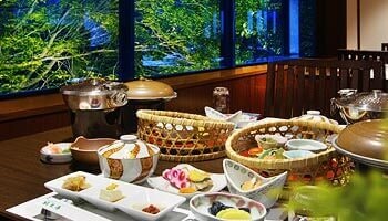 朝食・ランチ・ディナーのスタイルやメニューにも注目