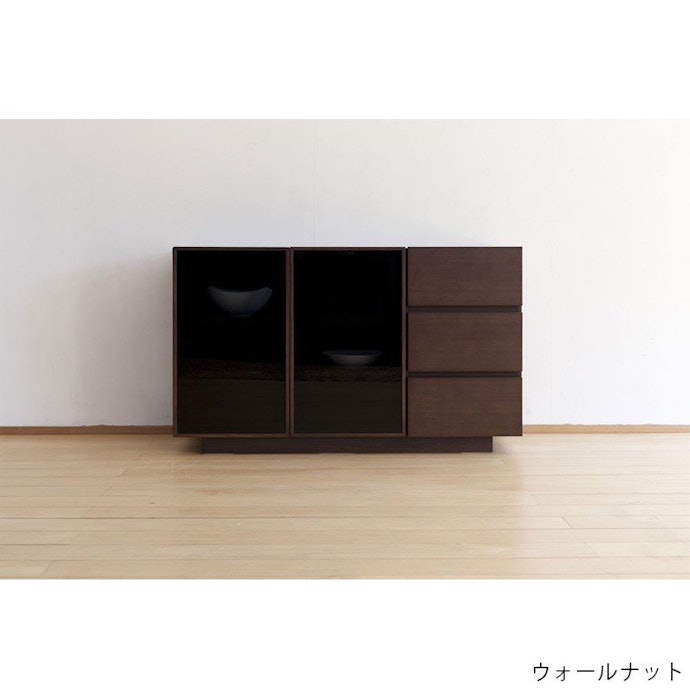 ディスプレイ性能にこだわるならガラス扉がおすすめ