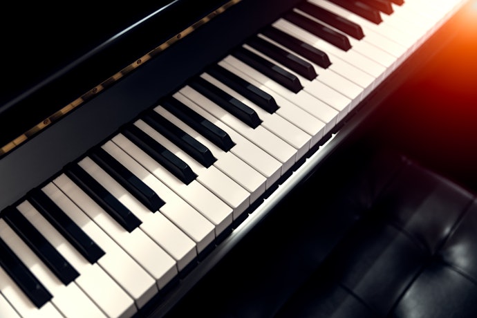 音楽理論やアドリブを学びたいなら、実践形式で学べるものを