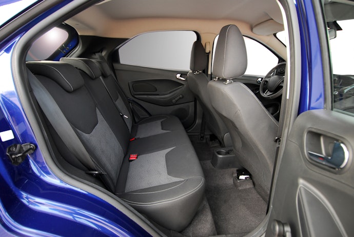 車種専用のフロアマットなら確実にジャストサイズ!