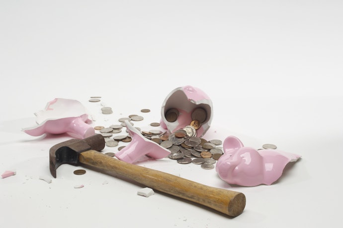 本気で貯金するなら簡単に開けられないものを選ぶ