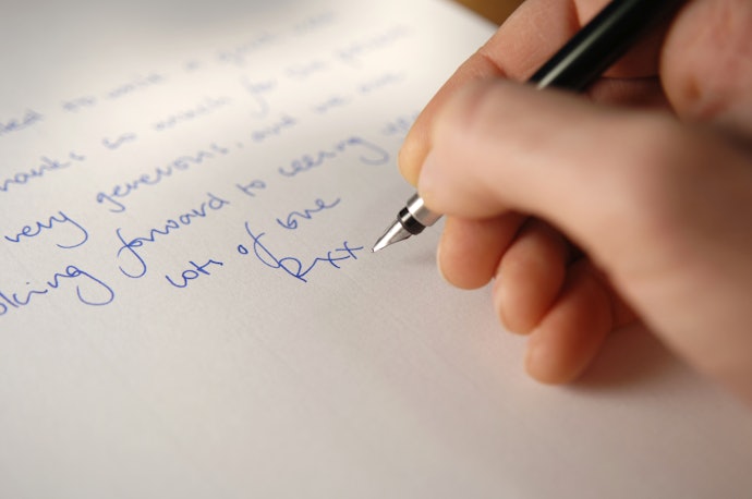 書きやすさも重要なポイント。ペン先や軸の仕様を確認しよう