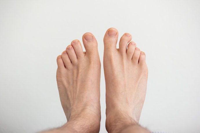 指を動かせることが重要。足にフィットするサイズを選ぼう
